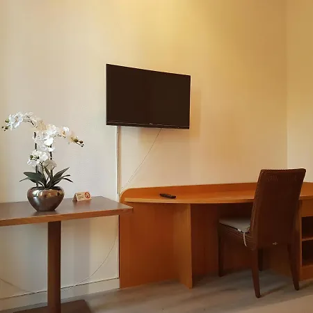 Pensjonat Room In Guest Room Dudelange