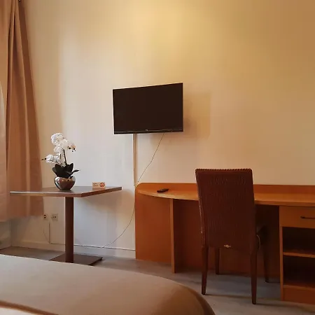 Room In Guest Room Dudelange